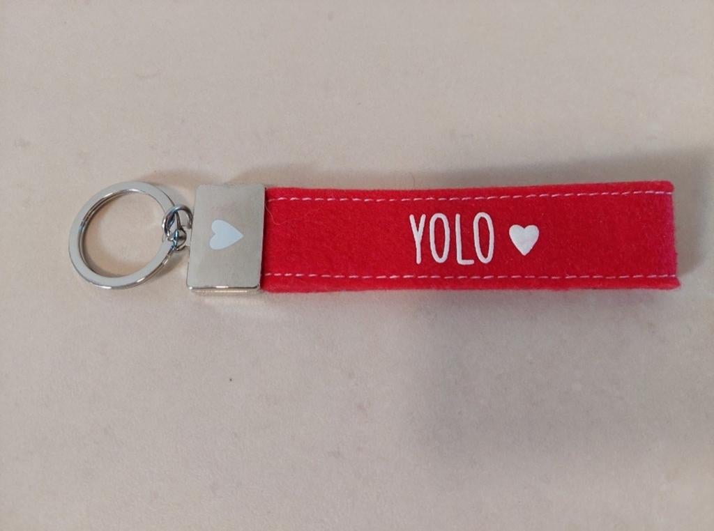 NIEUW! YOLO sleutelhanger, Ophalen of Verzenden, Nieuw, Overige typen