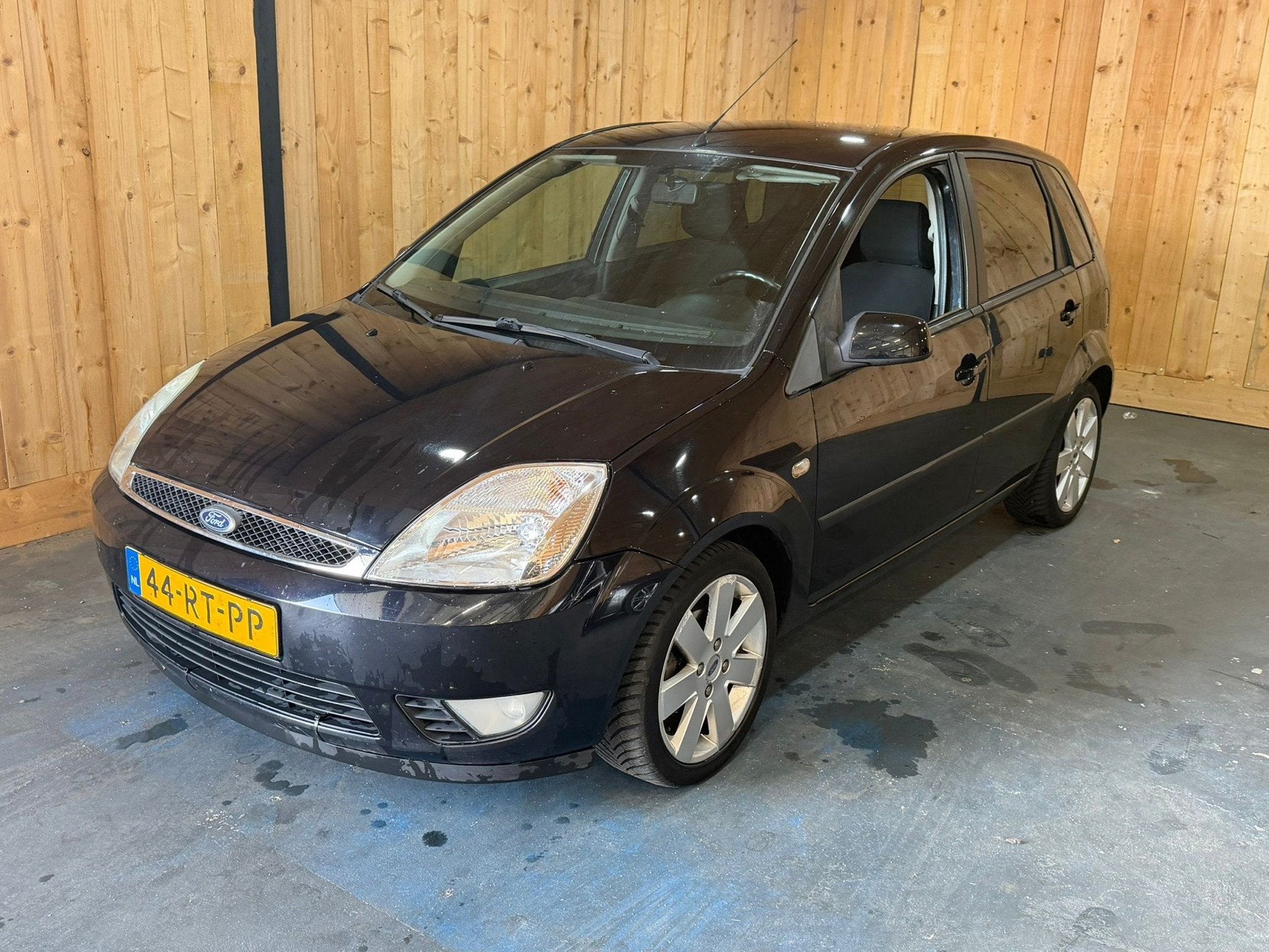 Ford Fiesta 1.3 Futura 2005 Zwart 5-Deurs Airco, Auto's, 1299 cc, Zwart, Origineel Nederlands, Bedrijf