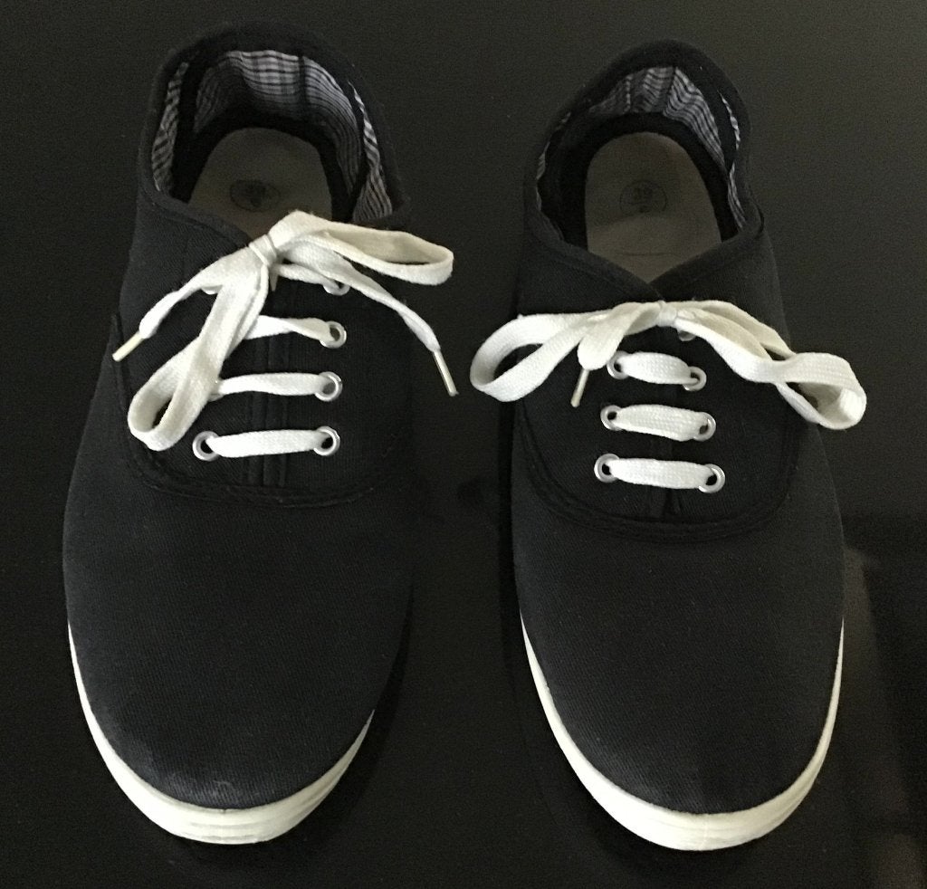Donkerblauwe canvas gympen. Maat 39 (6). Gratis., Sneakers of Gympen, Gedragen, Verzenden, Blauw