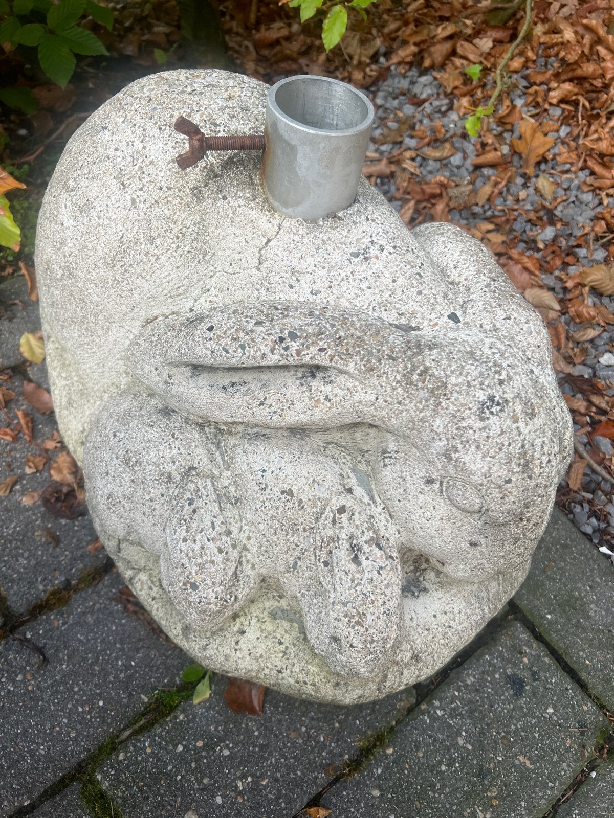 Stenen konijn tuinbeeld met parasolhouder, Tuin en Terras, Ophalen, Gebruikt, Steen, Dierenbeeld