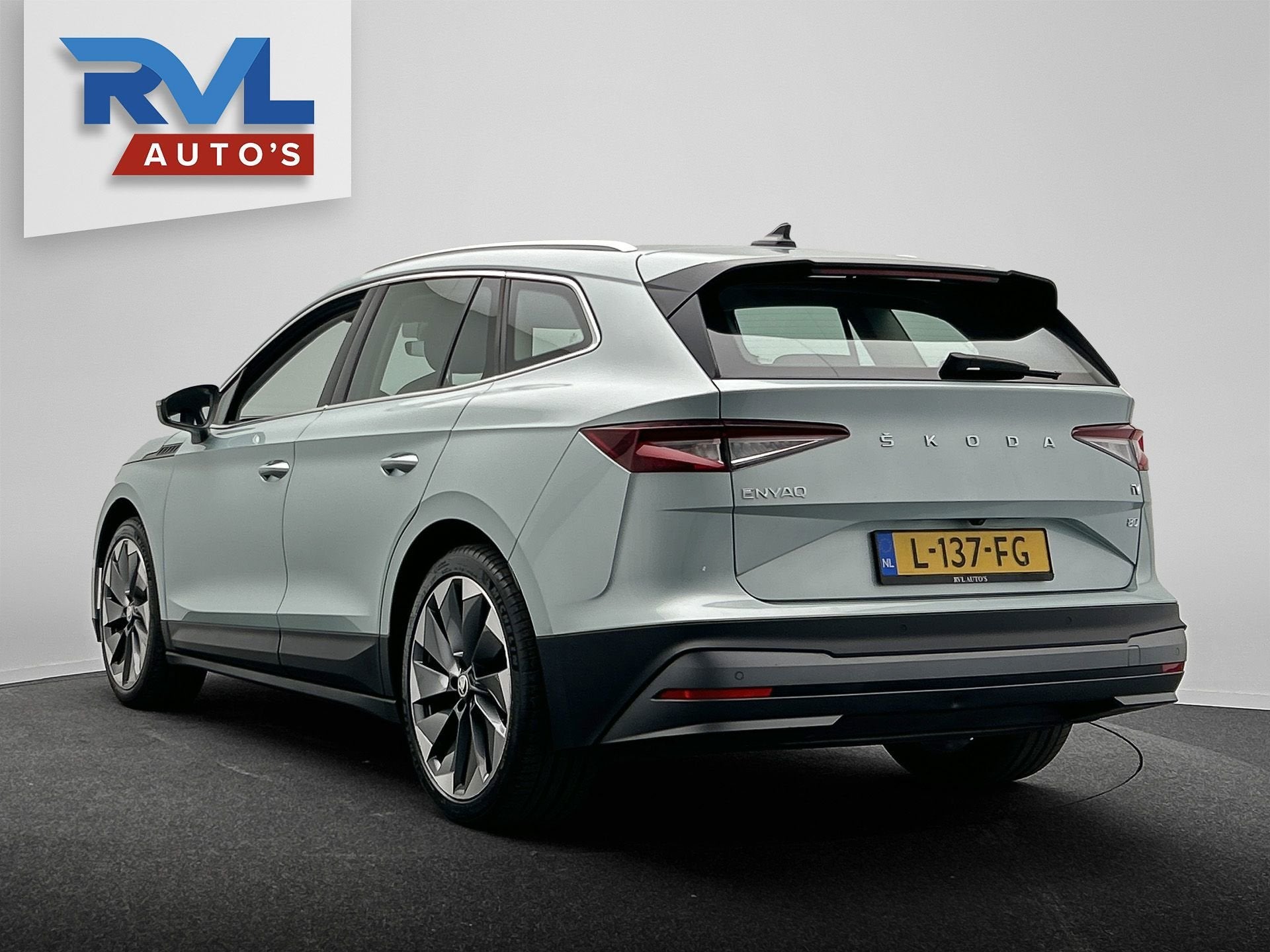 Skoda Enyaq iV 80 | Origineel Nederlands | Stuurverwarming |, Auto's, Achterwielaandrijving, Gebruikt, Zwart, Startonderbreker