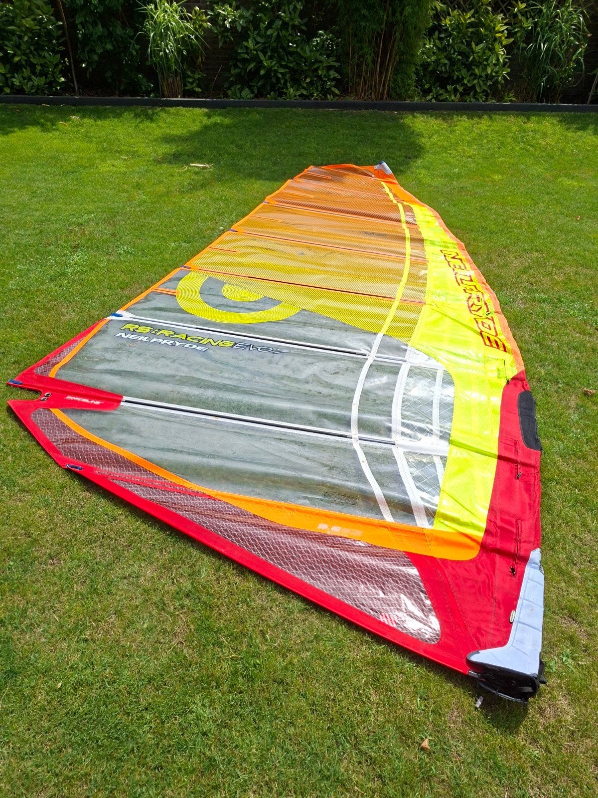 Neilpryde RS Racing Evo 7 windsurfzeilen 9.6 en 8.6 m², Ophalen, Met mast, Gebruikt, 8 m² of meer