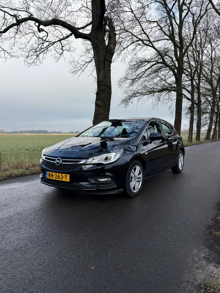 Opel Astra 1.0 Turbo 77KW 5D 2017 Zwart 166000 km, Auto's, 610 kg, Origineel Nederlands, Handgeschakeld, Particulier