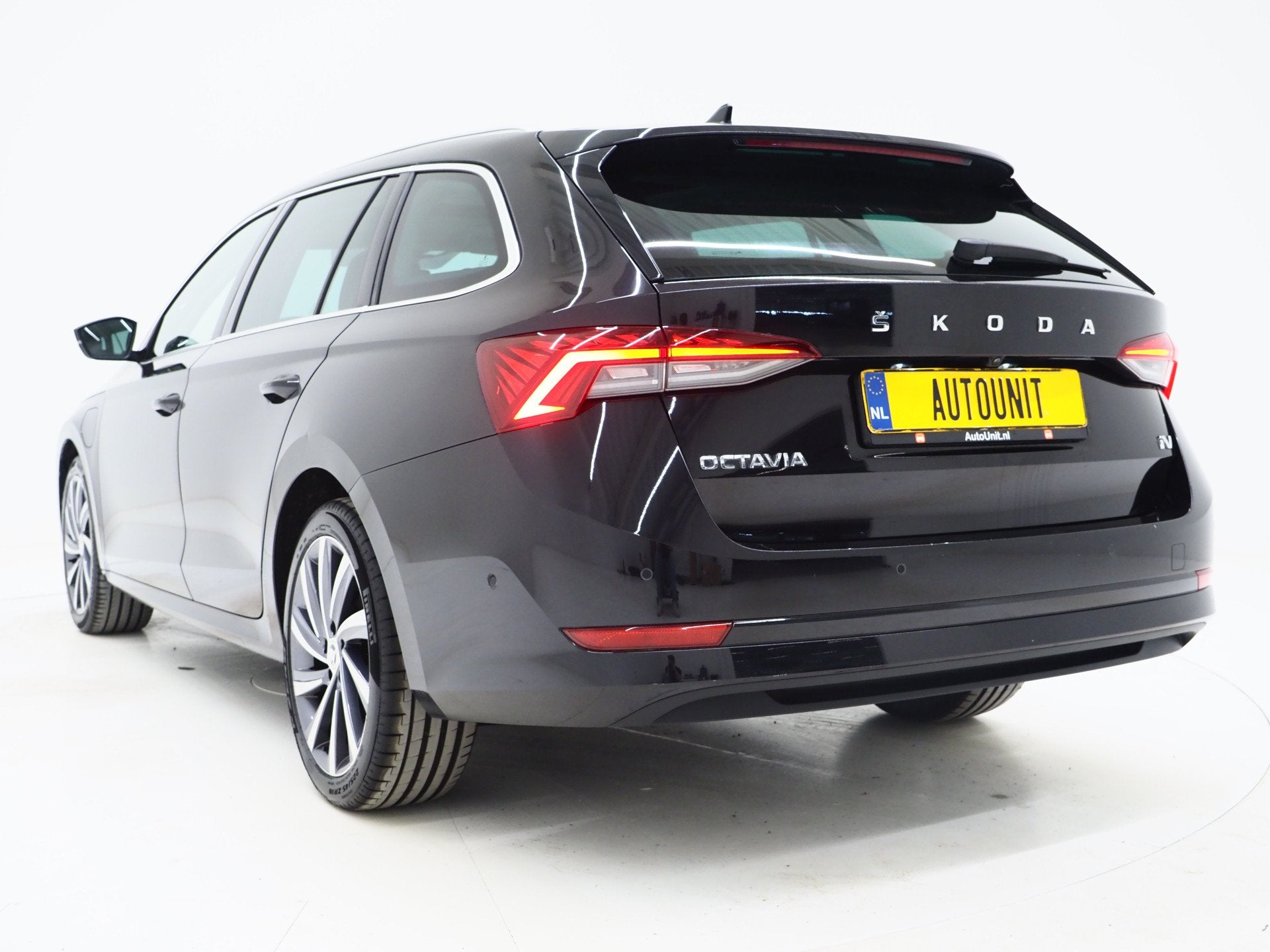 Skoda Octavia Combi 1.4 TSI iV PHEV | Panoramadak | HUD | Ca, Stof, Gebruikt, Euro 6, Adaptive Cruise Control
