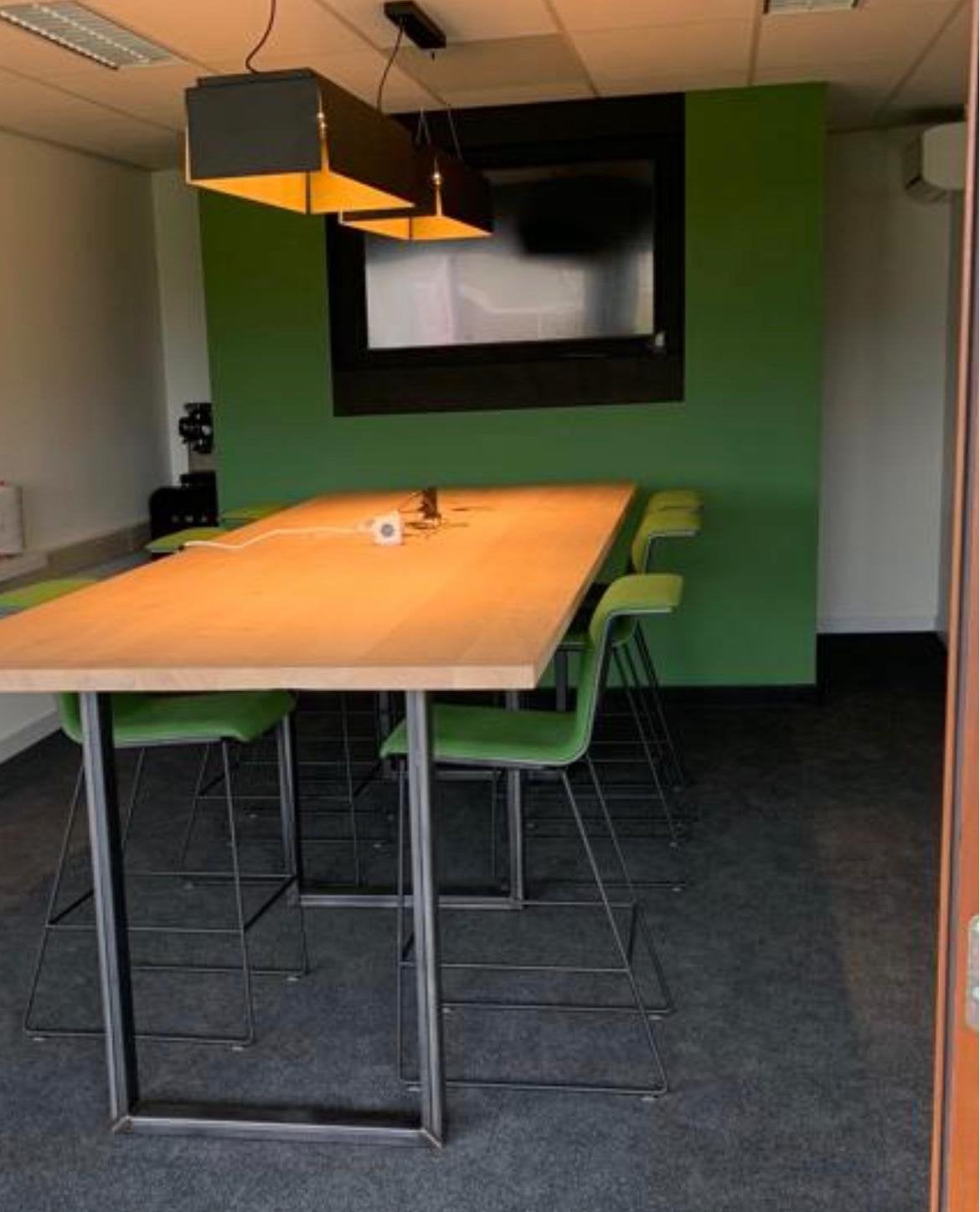 Wand MDF, Ophalen, Zo goed als nieuw