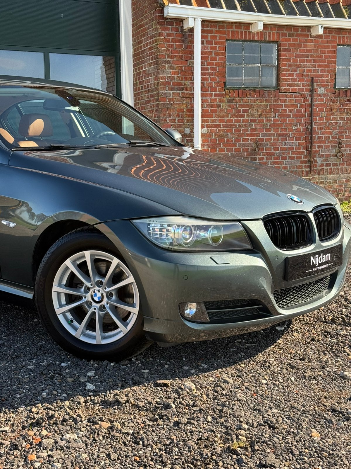 BMW 318i E90 LCI | Tasman | Bruin leder | Xenon | PDC V+A |, Auto's, Achterwielaandrijving, Beige, Verwarmde buitenspiegels, Bedrijf