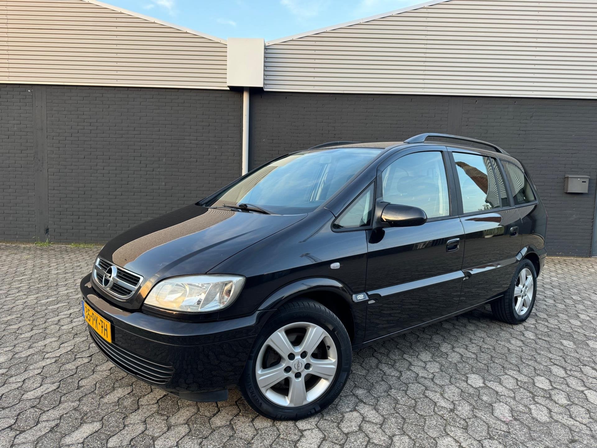 Opel Zafira 1.8-16V Maxx, AIRCO, CRUISE, NAP, NW APK, 125 pk, Gebruikt, 4 cilinders, Zwart