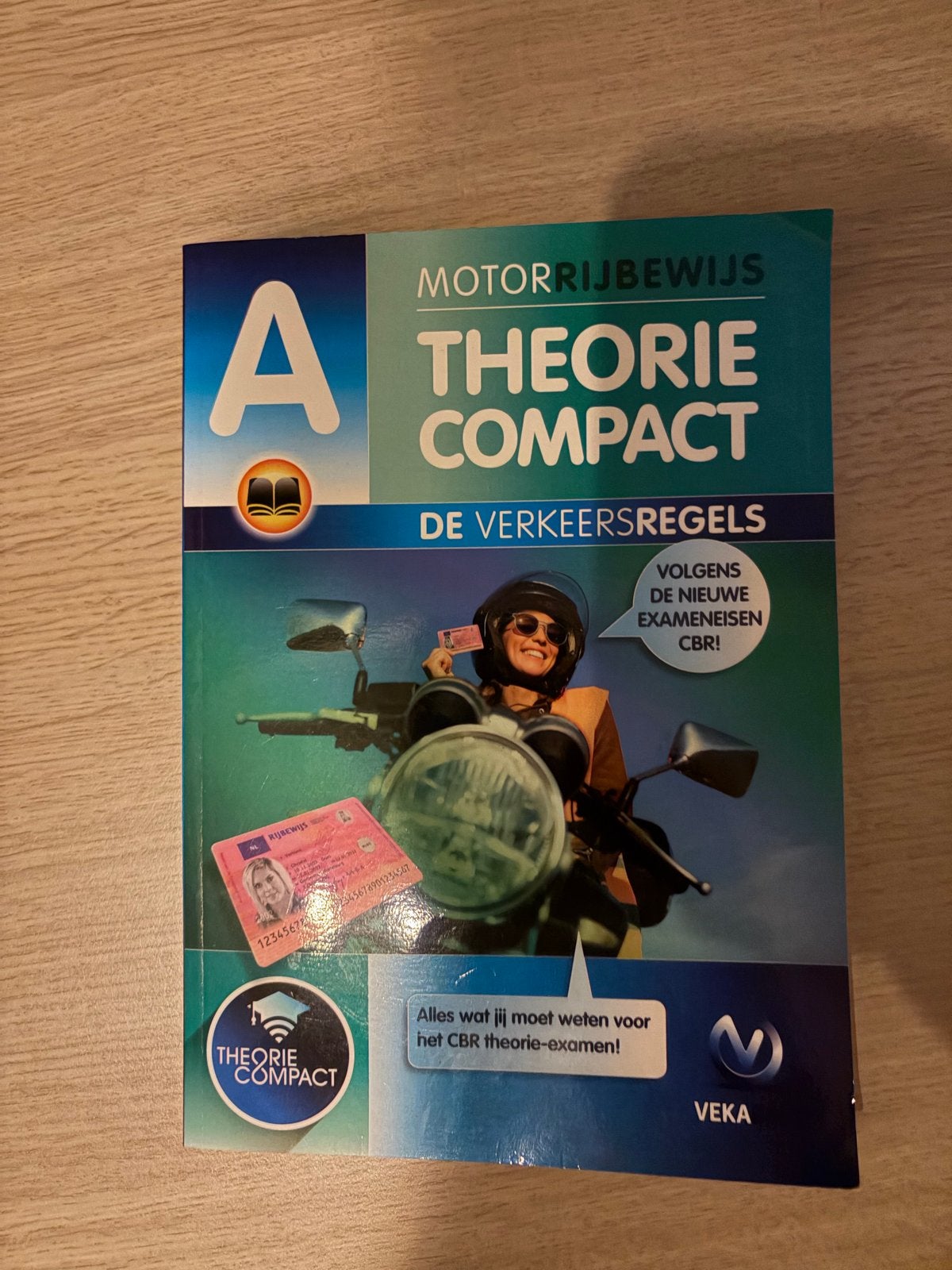 Motorrijbewijs Theorie Compact - De Verkeersregels, Boeken, Studieboeken en Cursussen, Ophalen of Verzenden, Zo goed als nieuw