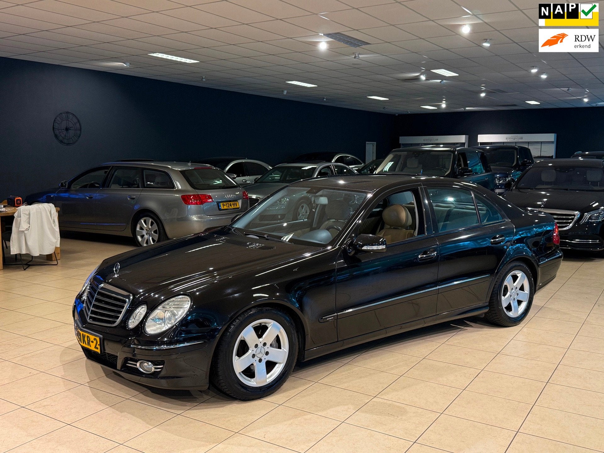 Mercedes-Benz E-klasse E280 CDI/Sport-pakket/F1/Trekhaak/Ori, Achterwielaandrijving, Gebruikt, Beige, 190 pk