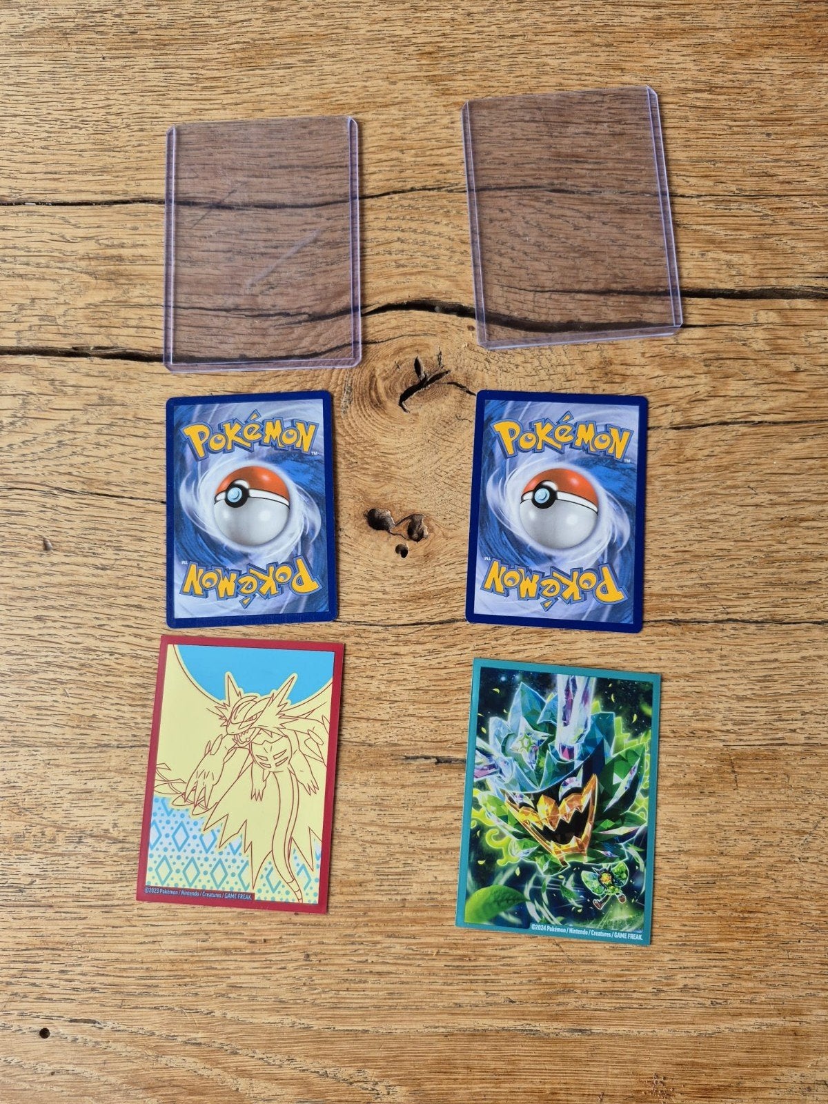 Flying Pikachu V & Chandelure VMAX Pokémon kaarten, Verzenden, Zo goed als nieuw, Meerdere kaarten