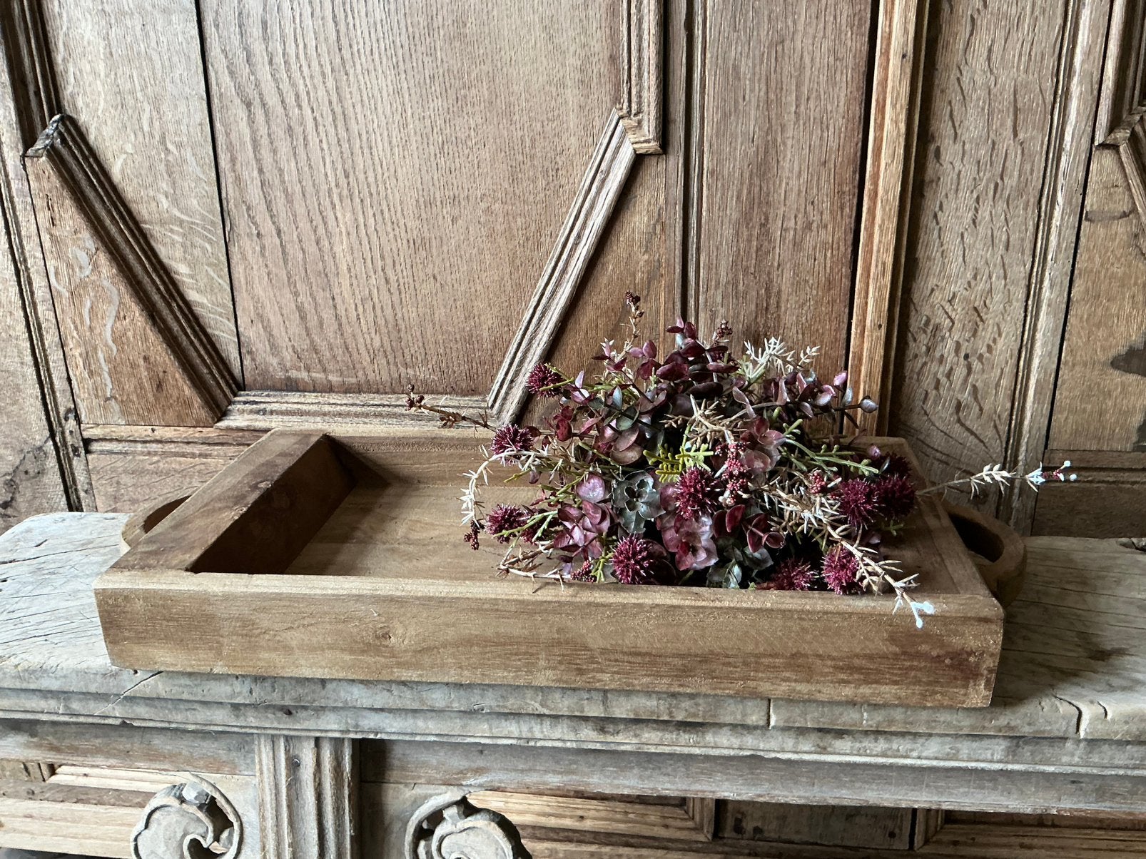 NIEUW teak houten dienblad met toef kunstbloemen, Huis en Inrichting, Ophalen of Verzenden, Nieuw, Hout