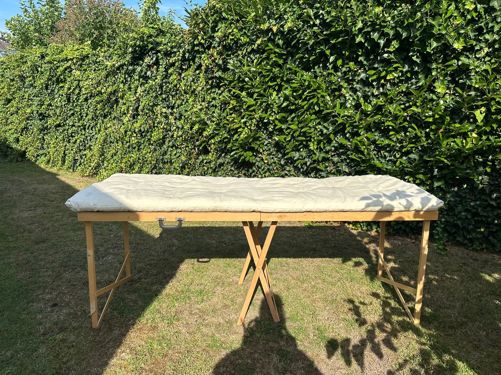 Reiki-/massage- en behandeltafel met futonmatras, Ophalen, Zo goed als nieuw, Massagetafel