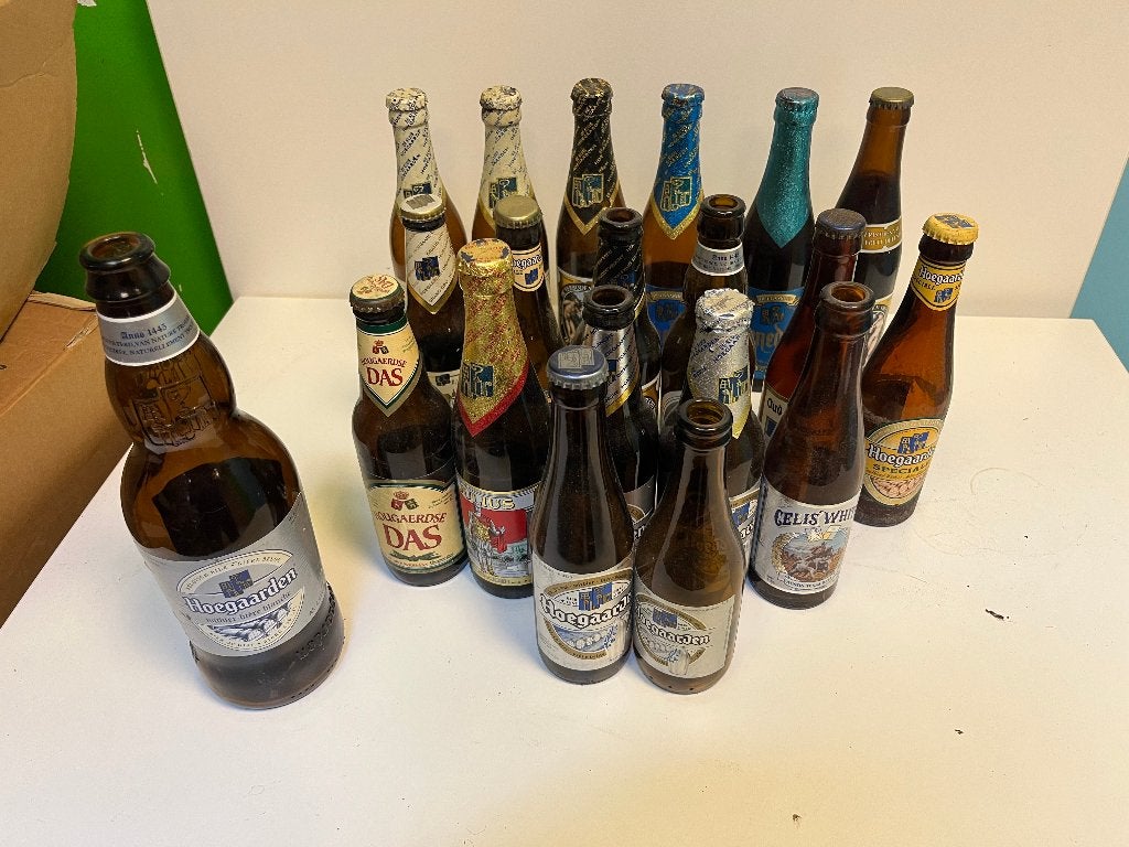 Verzameling van diverse bierflesjes, waaronder Hoegaarden, Verzamelen, Biermerken, Ophalen, Gebruikt, Flesje(s), Overige merken