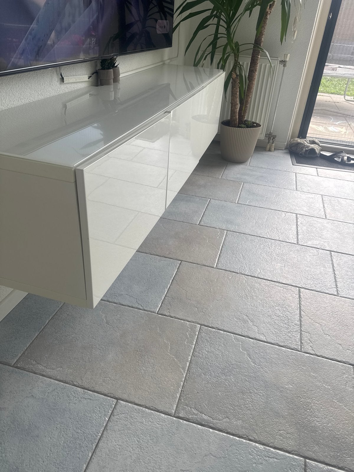 Witte besta tv-kast met 3 deuren, Ophalen, Overige materialen, Gebruikt, 150 tot 200 cm