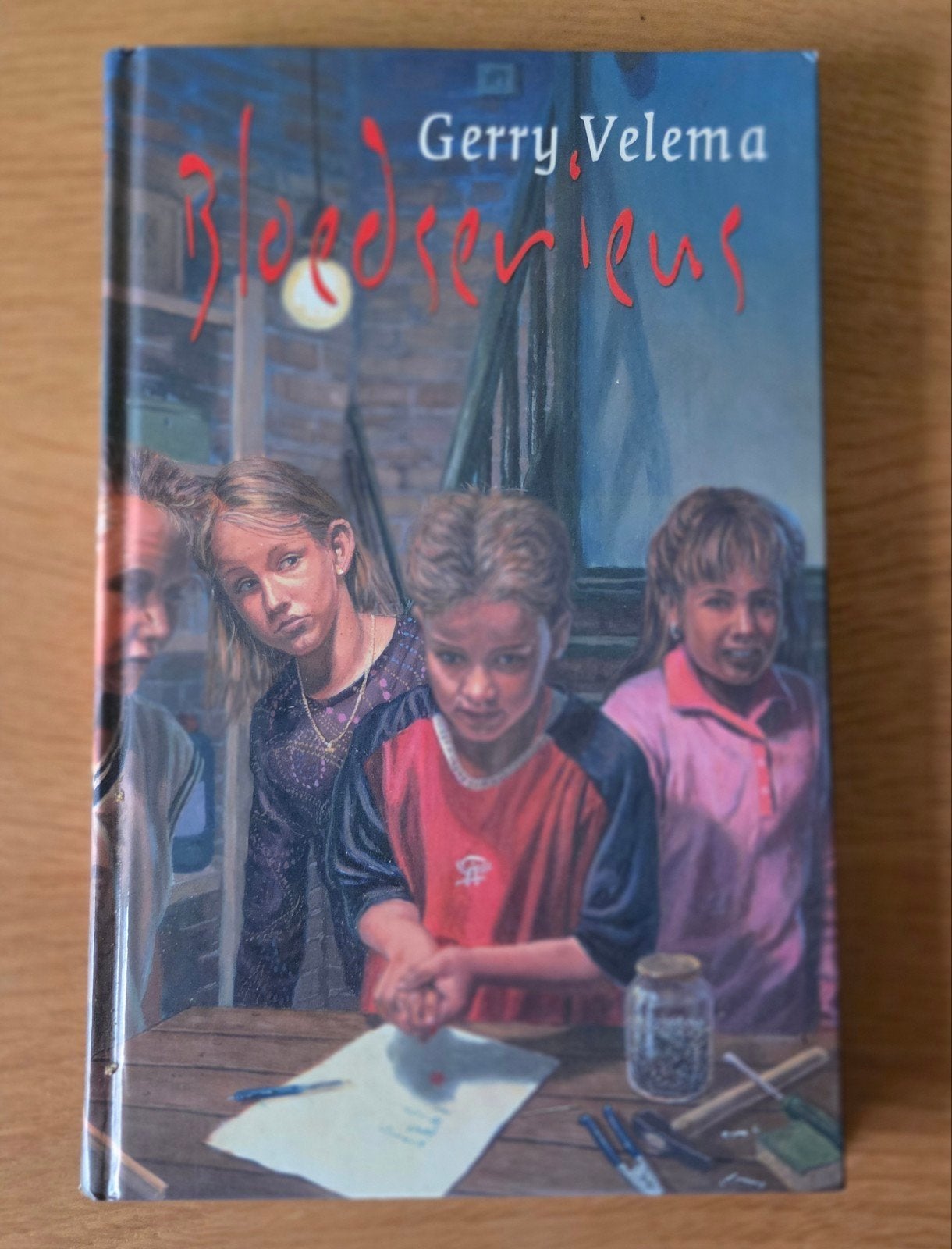 Bloedserieus, Boeken, Ophalen of Verzenden, Gelezen
