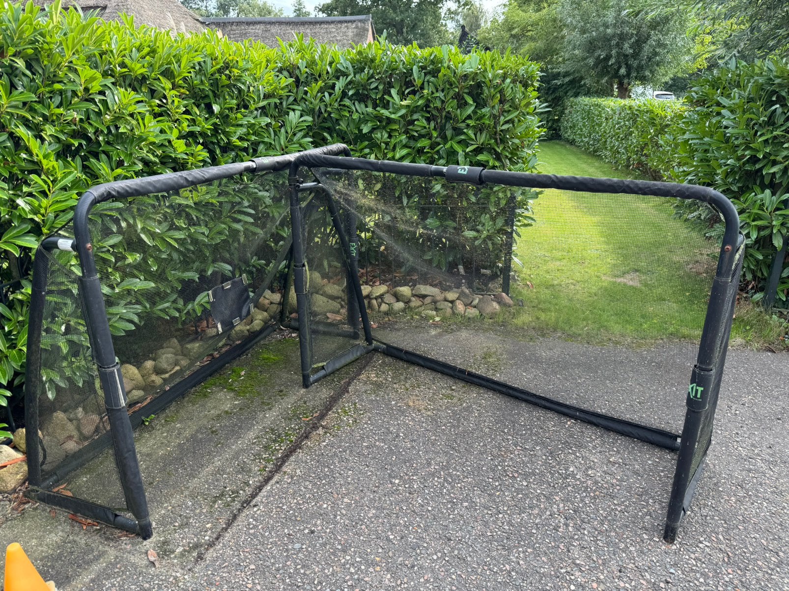 2 voetbaldoelen te koop ca. 2 meter breed 1,50 hoog., Maat XS of kleiner, Ophalen, Gebruikt, Overige typen