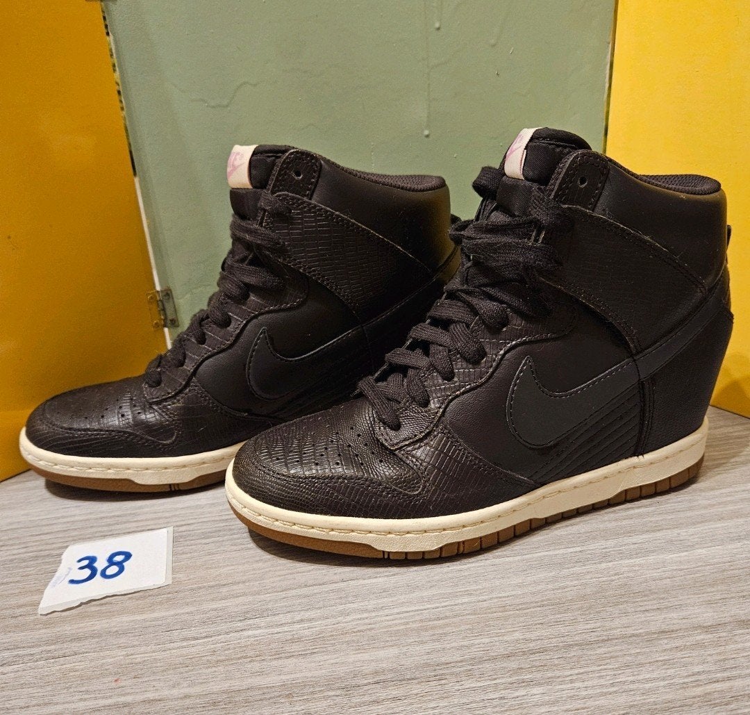 Nieuwe Nike sleehakken Dunk Sky High Wedge Sneakers Maat 38, Bruin, Nike, Nieuw, Ophalen of Verzenden