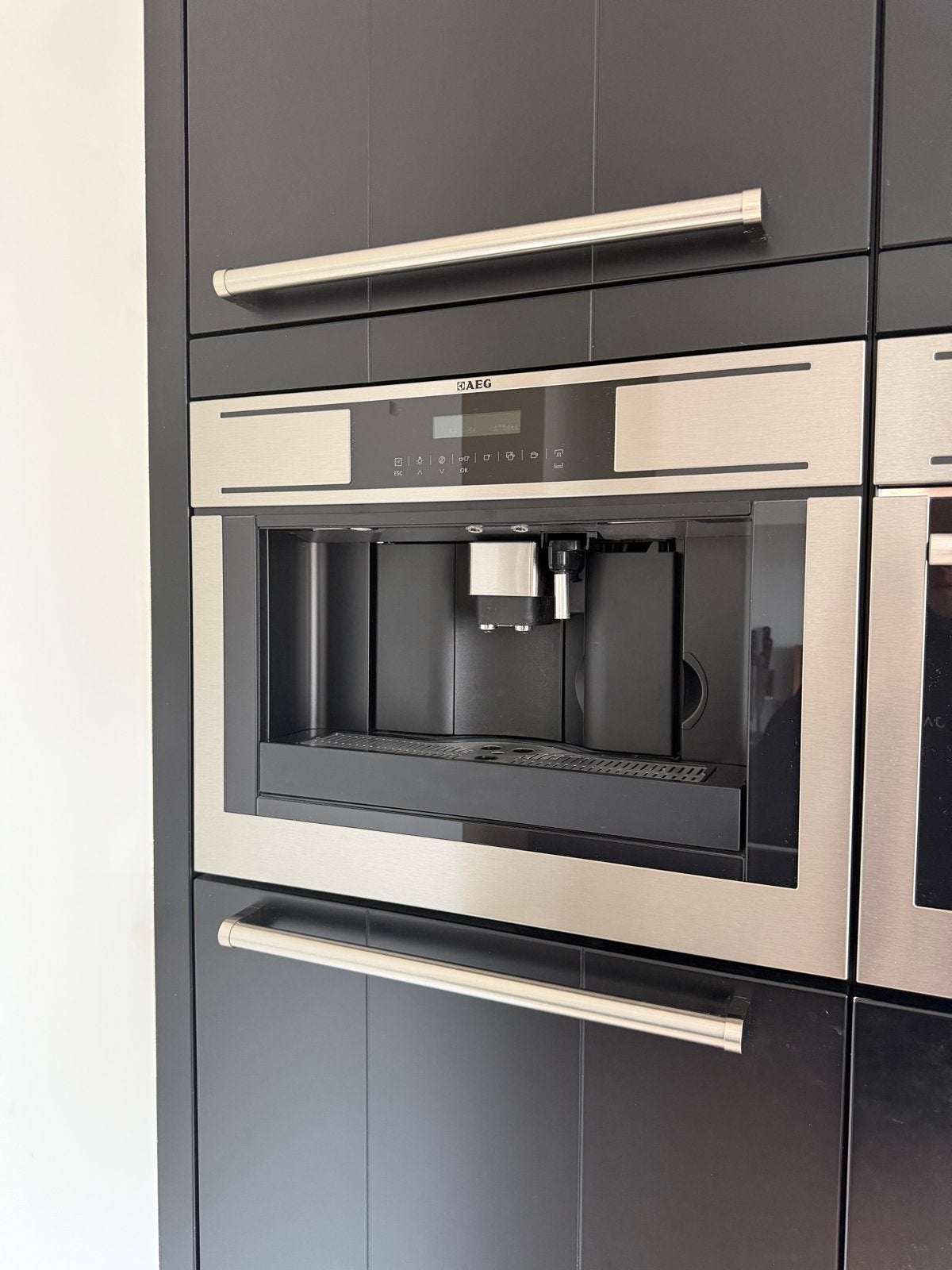 Inbouw AEG koffiemachine - Volautomatisch, Ophalen, Gebruikt, Koffiemachine, Koffiebonen