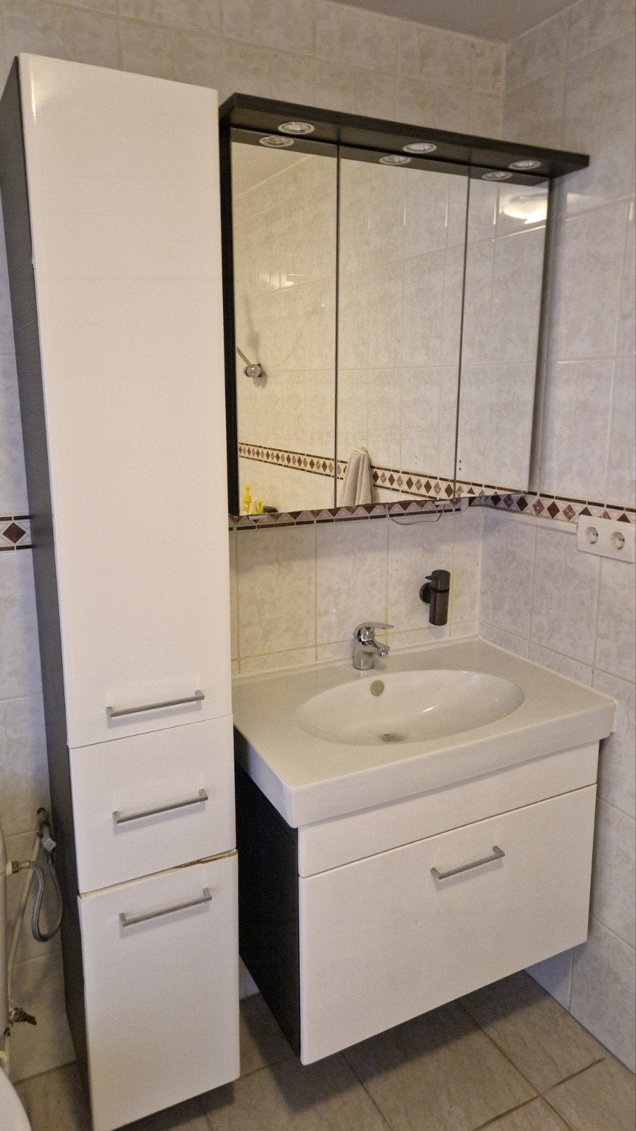 Badkamer spiegelkast, kolomkast, wasbak met ladekast., Huis en Inrichting, Badkamer | Badkamermeubels, Ophalen, 50 tot 100 cm