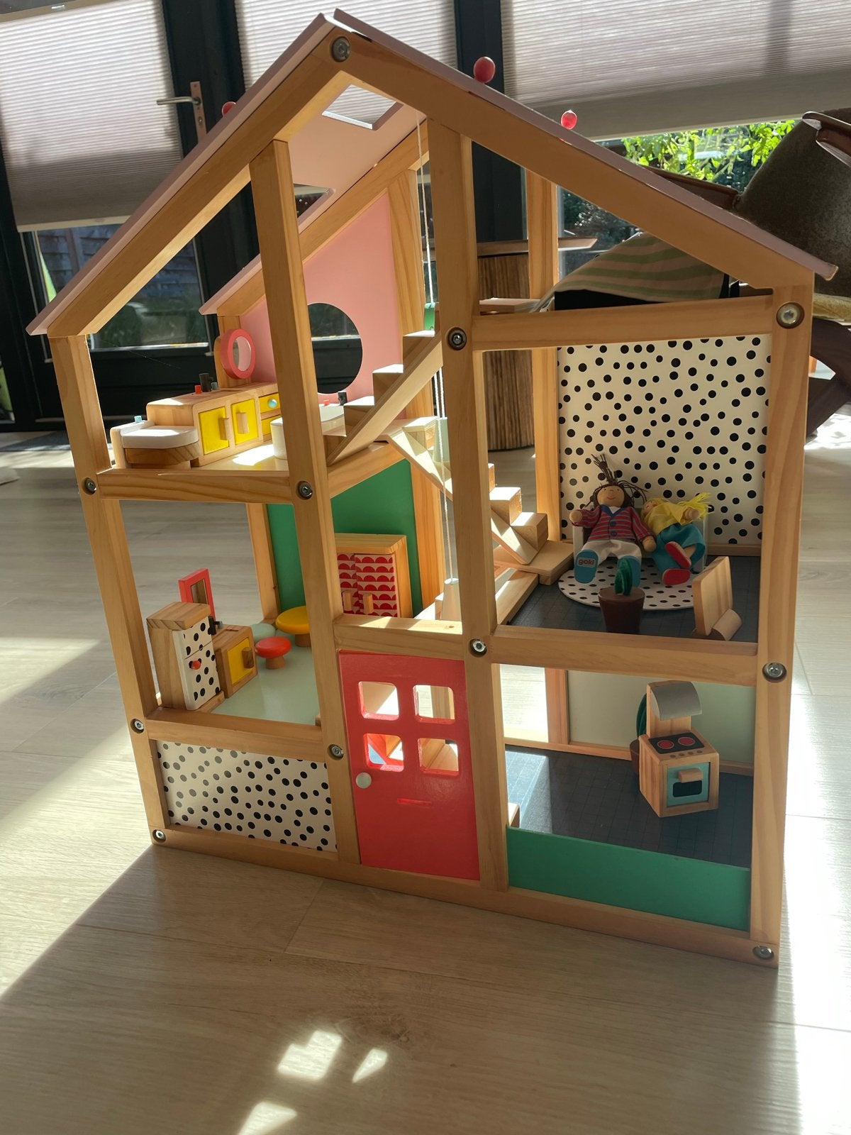 Compleet HEMA Poppenhuis met Meubels en poppetjes, Kinderen en Baby's, Ophalen of Verzenden, Zo goed als nieuw, Poppenhuis