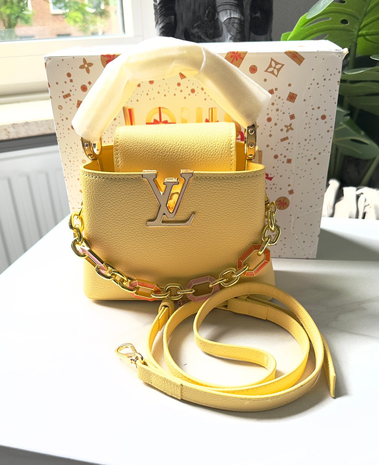 LOUIS VUITTON CAPUCINES TAS, Ophalen of Verzenden, Nieuw, Geel, Schoudertasje