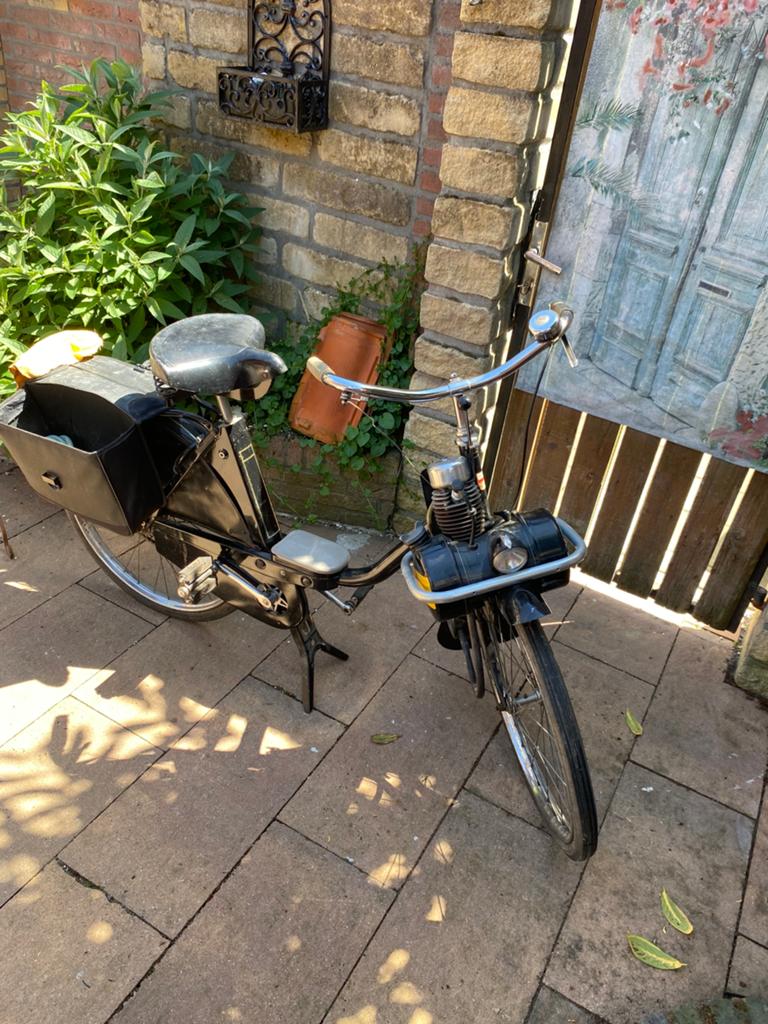 2 maal Solex 24 inch  koffertje zwarte Solex, Fietsen en Brommers, Brommers | Solex, Ophalen of Verzenden, Zo goed als nieuw, Overige modellen