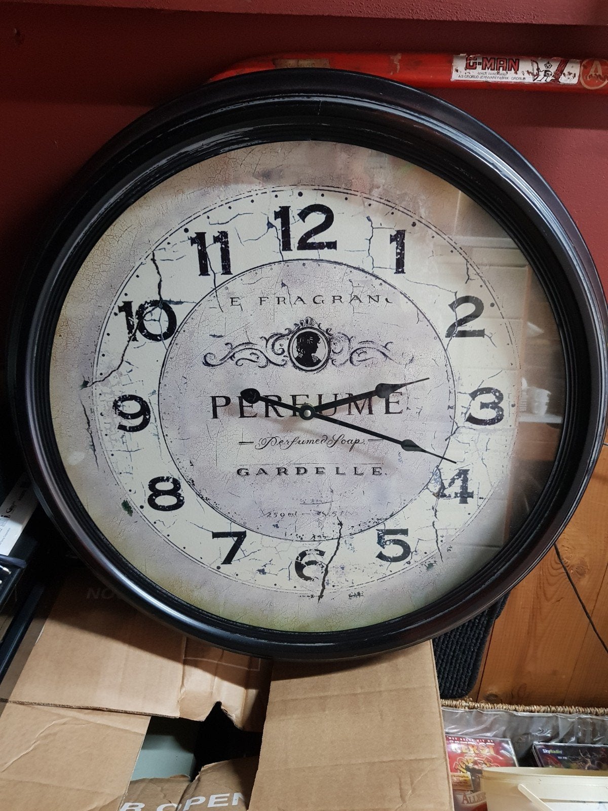 Mooie grote ronde wand klok 62,5cm., Huis en Inrichting, Woonaccessoires | Klokken, Ophalen, Zo goed als nieuw, Wandklok