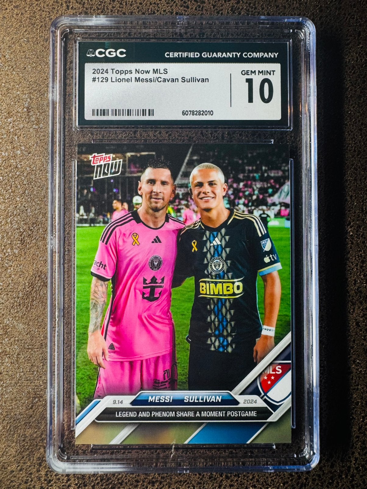 Topps Now MLS 2024 Lionel Messi / Cavan Sullivan #129 CGC 10, Hobby en Vrije tijd, Ophalen of Verzenden, Zo goed als nieuw, Plaatje