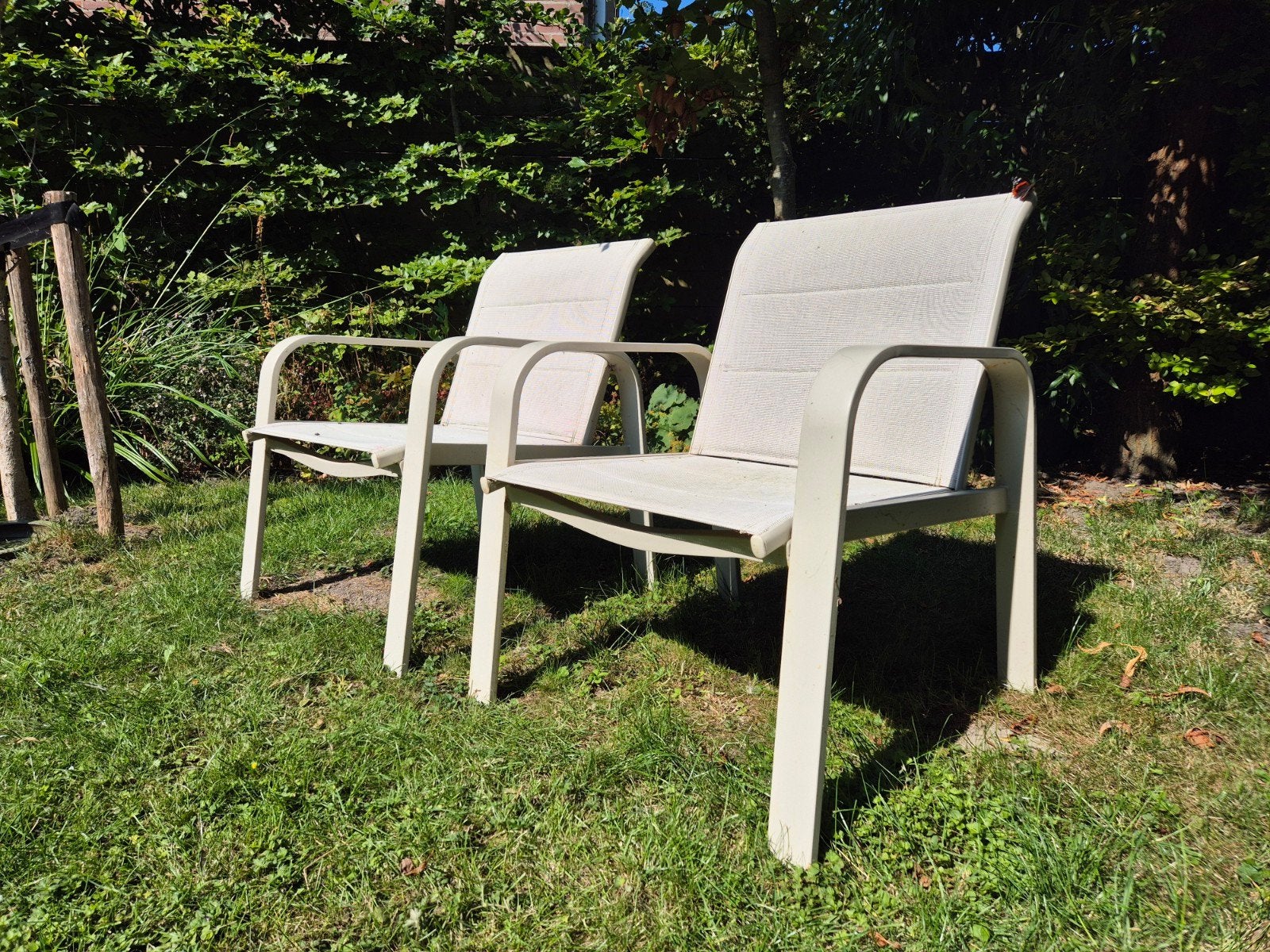 4 crème tuinstoelen - Comfortabel, goede schoonmaak nodig, Ophalen, Gebruikt, Kunststof
