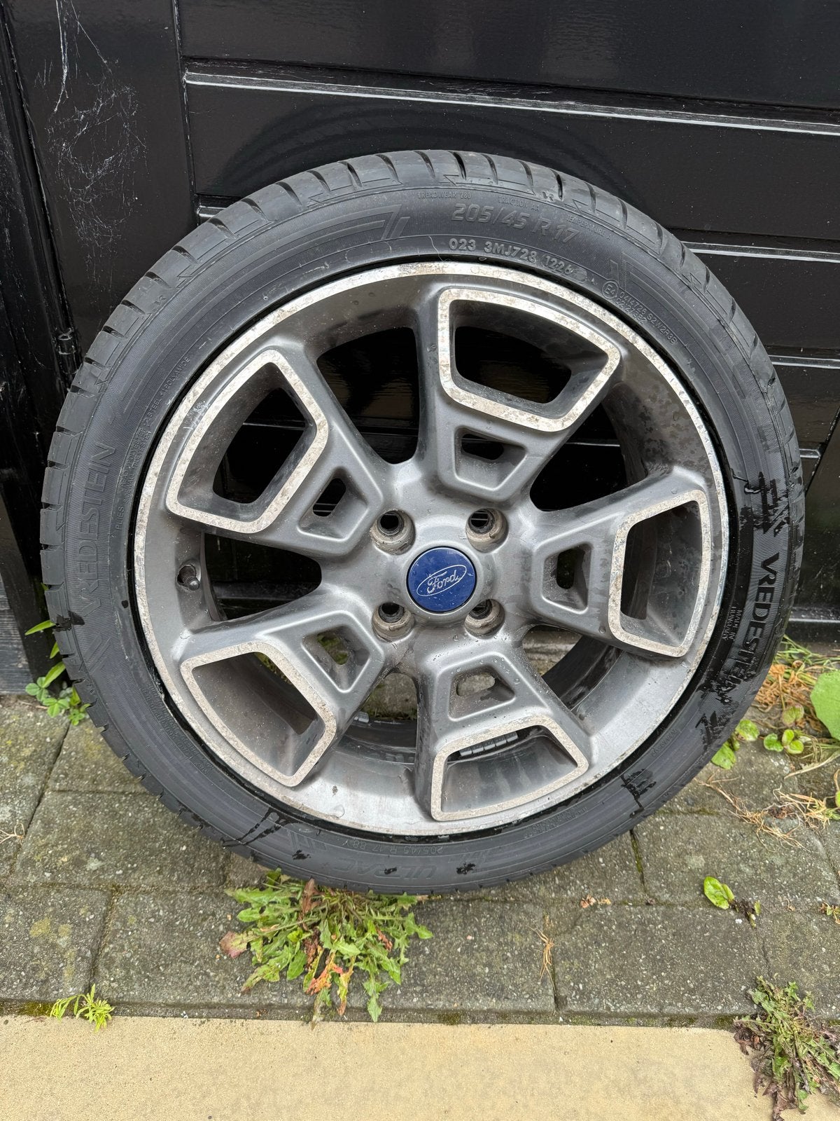 Ford 17 inch velg met Vredestein zomerband 205/45 R17, Ophalen, Gebruikt