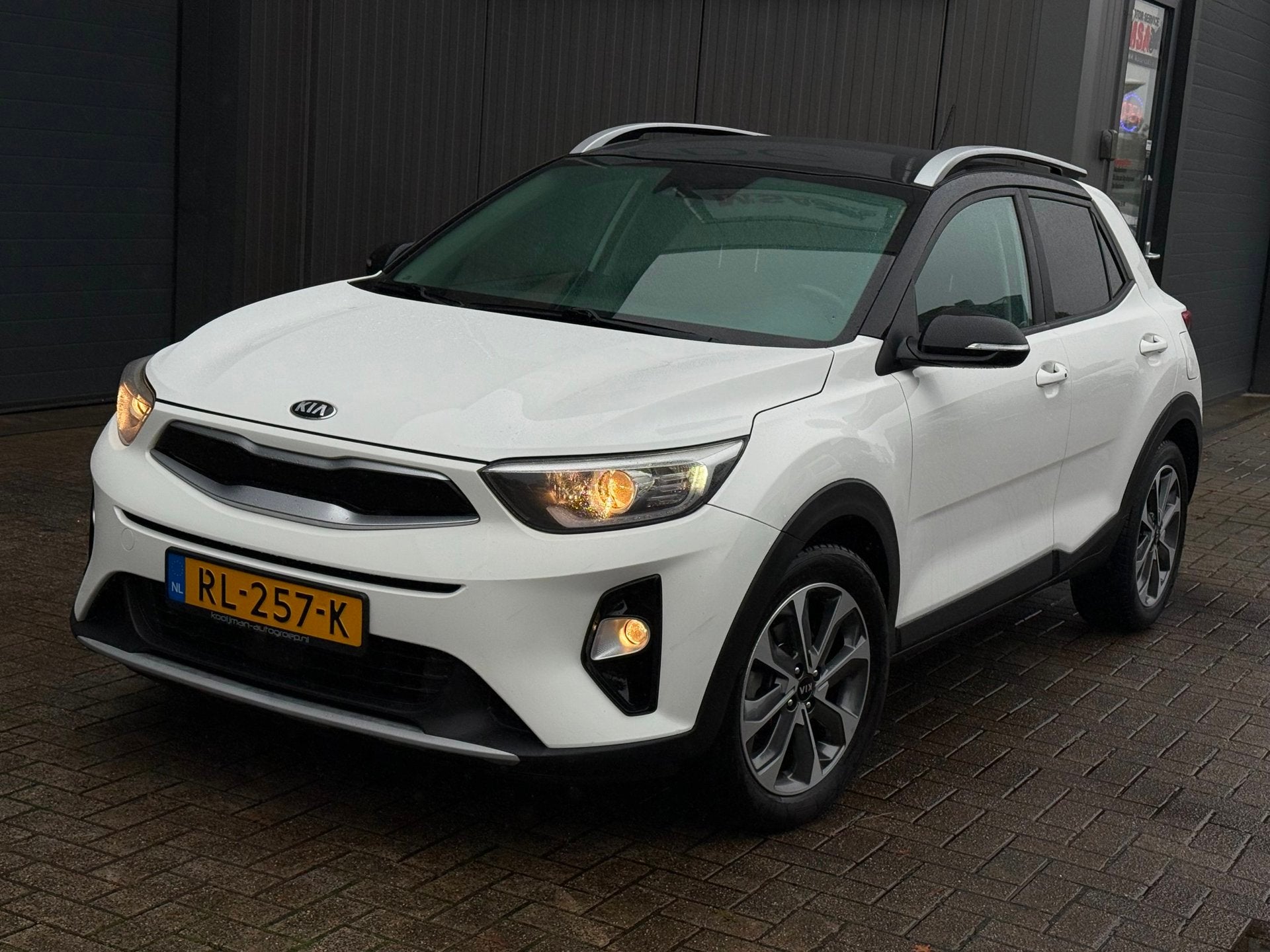 Kia Stonic 1.0 T-GDi DynamicLine | Navigatie | Trekhaak, Voorwielaandrijving, Gebruikt, Verwarmde buitenspiegels, Origineel Nederlands