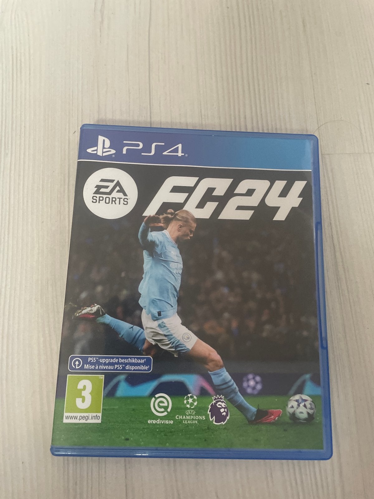 EA Sports FC 24 PS4 (met PS5 upgrade), Eén computer, Ophalen of Verzenden, Zo goed als nieuw, Sport