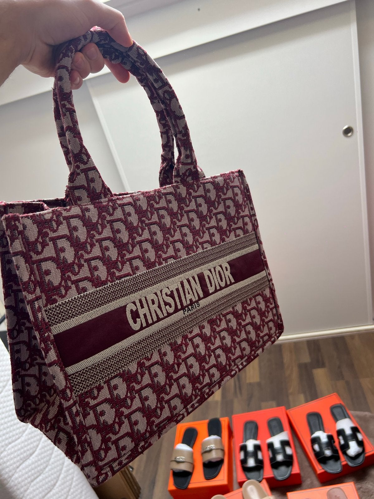 Stijlvole Handtas met Monogram, Ophalen of Verzenden, Zo goed als nieuw, Rood, Handtas