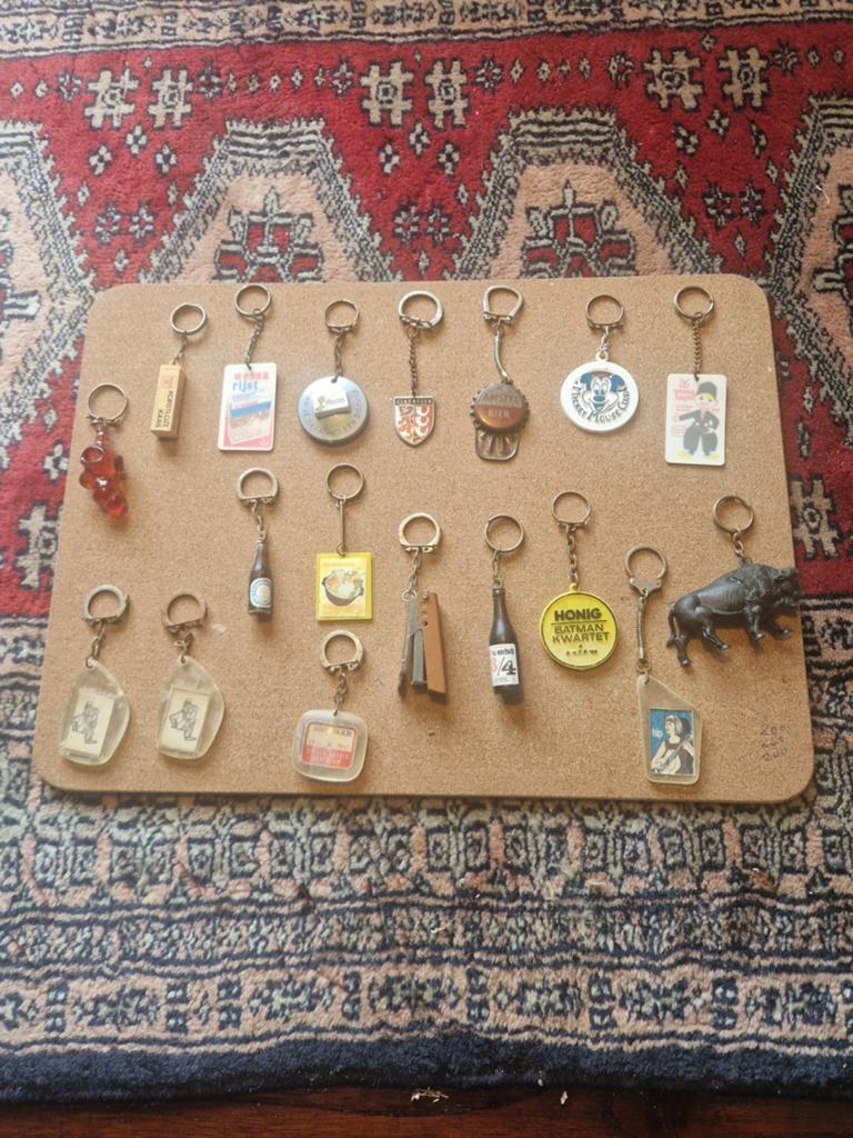 18 stuks verschillende Vintage sleutelhangers in goede staat, Verzamelen, Sleutelhangers, Ophalen of Verzenden, Gebruikt