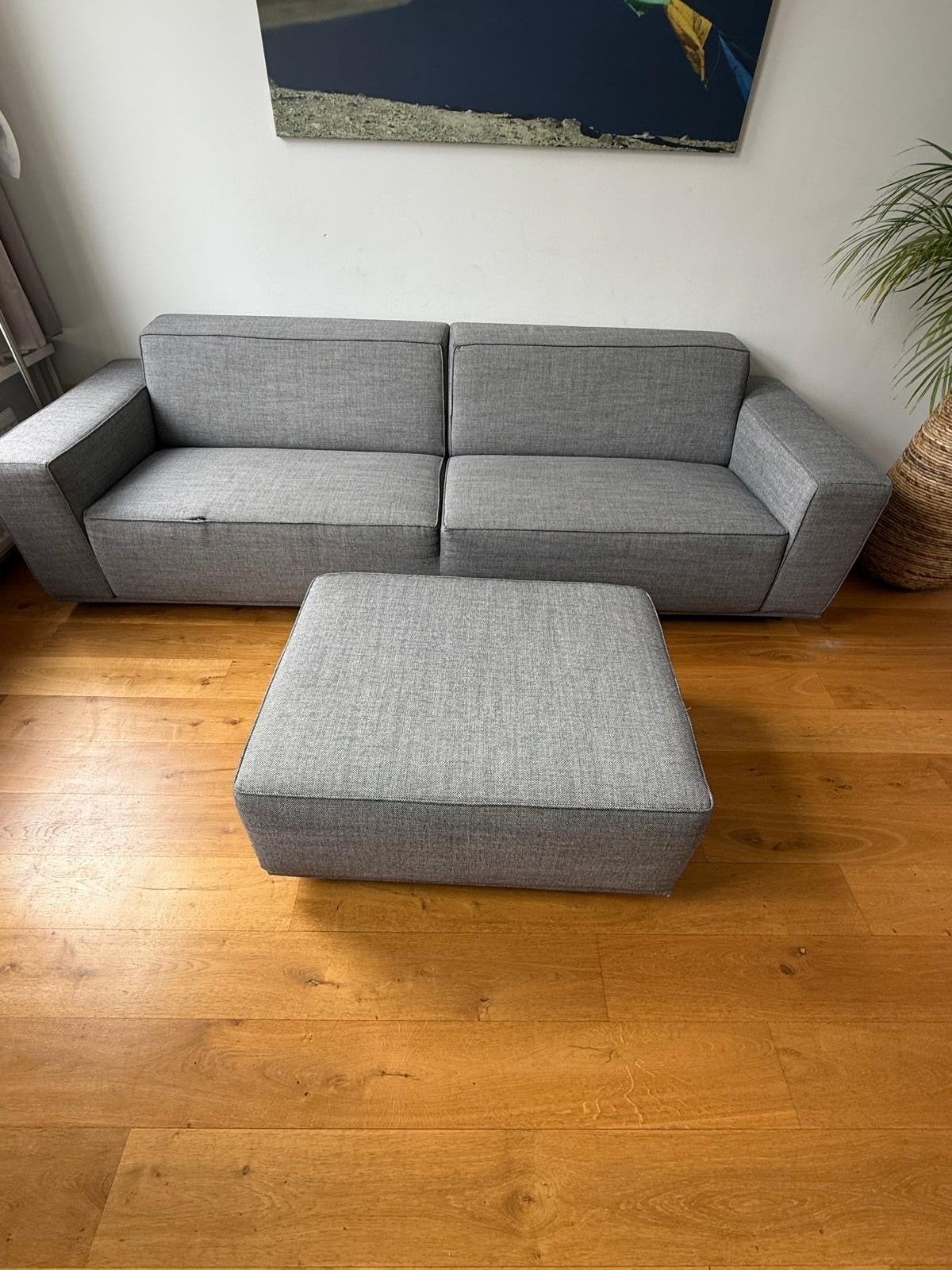 Grijze bank met poef - 264x92 cm, Ophalen, 250 tot 300 cm, Gebruikt, 75 tot 100 cm