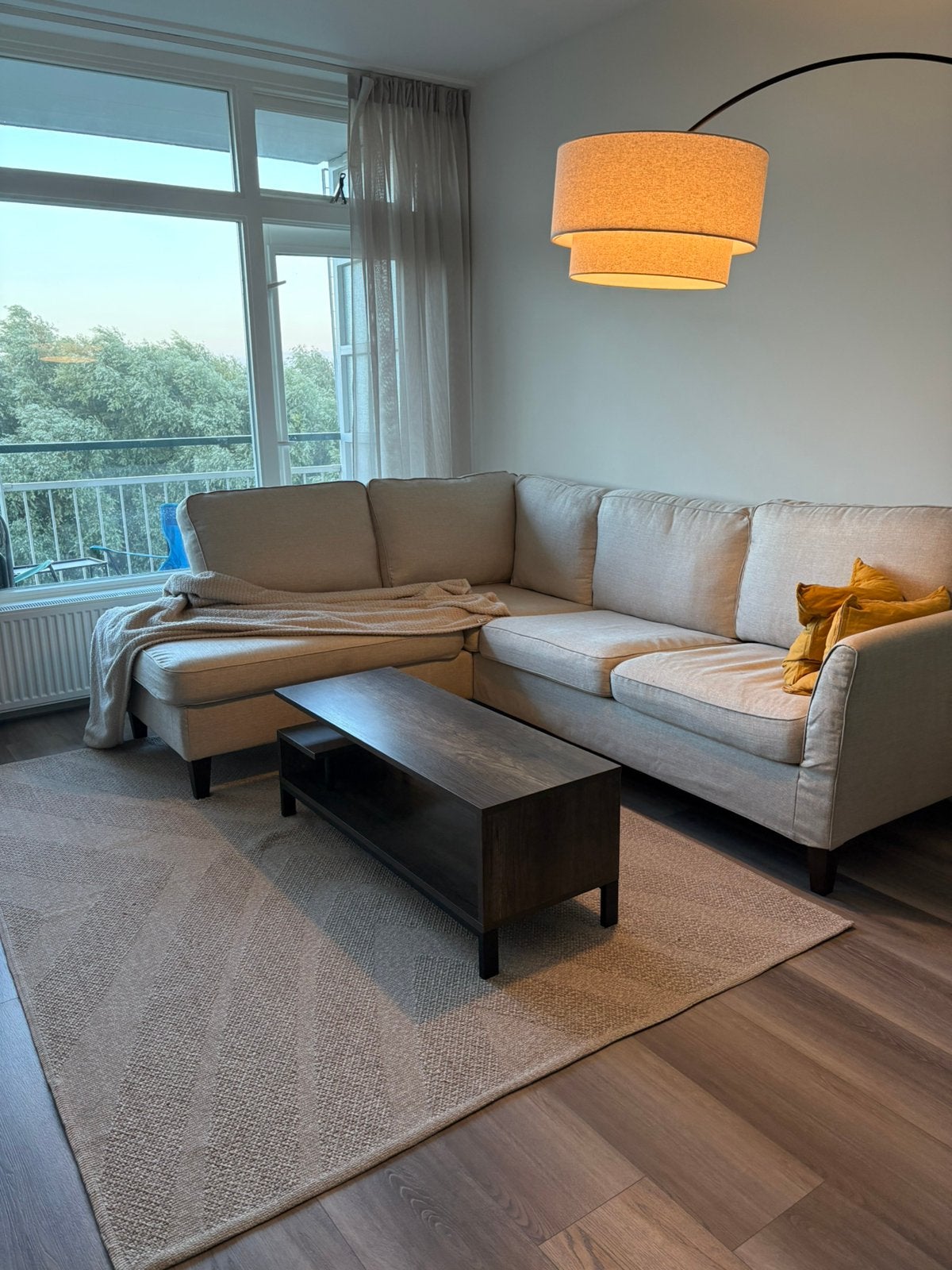 Dark Wood Coffee Table / TV Table – Good Condition, Ophalen, Zo goed als nieuw