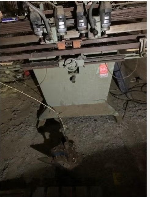 4 gaten frees  merk Striffler, Ophalen, Gebruikt