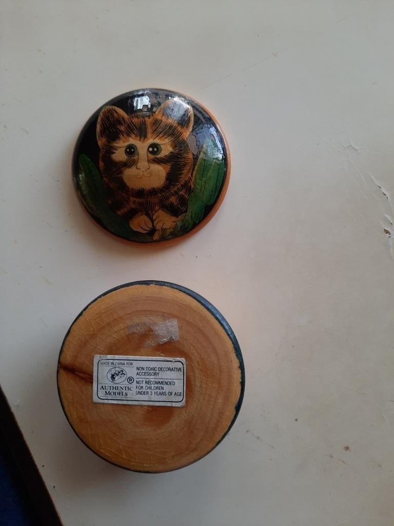 Houten pillendoosje met kattenafbeelding, Ophalen of Verzenden, Onbekend, Onbekend, Onbekend
