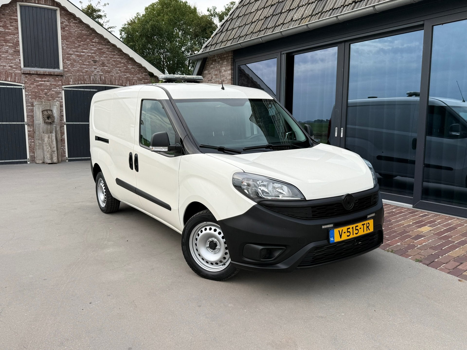 Fiat Doblò Cargo Benzine 1.4 T-Jet L2H1 Maxi 64191KM, Voorwielaandrijving, Gebruikt, Euro 6, 4 cilinders