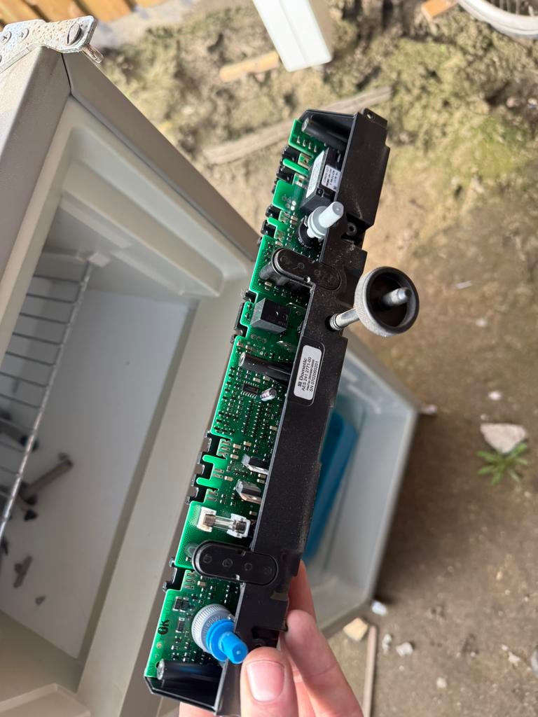 Dometic AES printplaat 241277100, Ophalen of Verzenden, Zo goed als nieuw