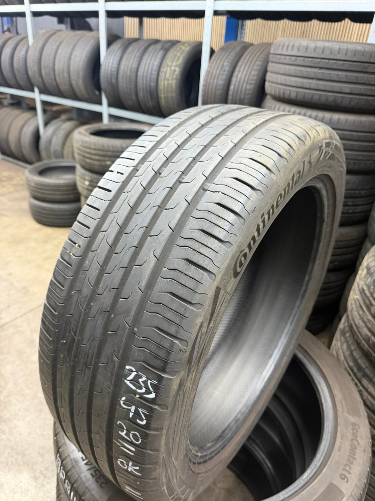 4x 235/45R20 ca6mm Continental zomer €100 pst incl montage, Ophalen, Zomerbanden, Band(en)