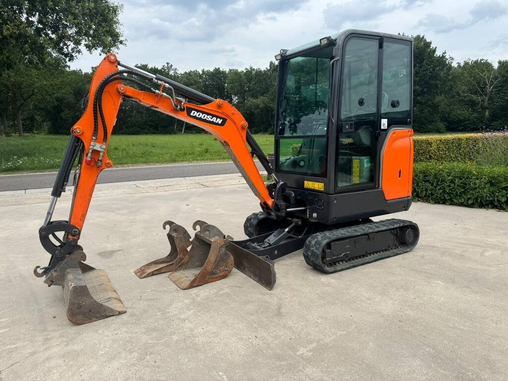 Doosan dx19 2020 1700 uur! minigraver midi graver, Doosan Bob, Communications.emea@doosan.com, U Kodetky 1810
26301  Dobris, CZ