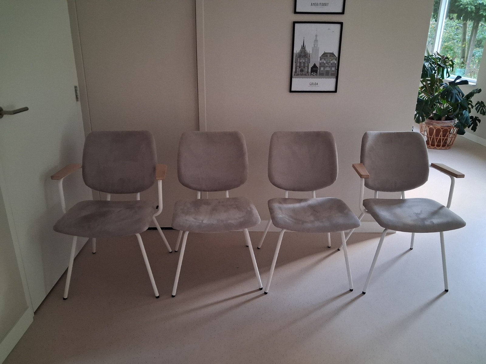 Bodilson, eetkamerstoelen, Ophalen, Zo goed als nieuw, Vier, Stof