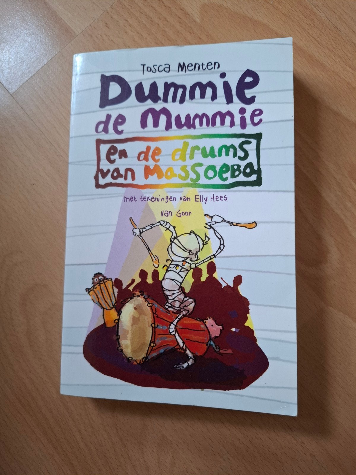 Dummie de mummie en de drums van massoeba, Ophalen of Verzenden, Zo goed als nieuw