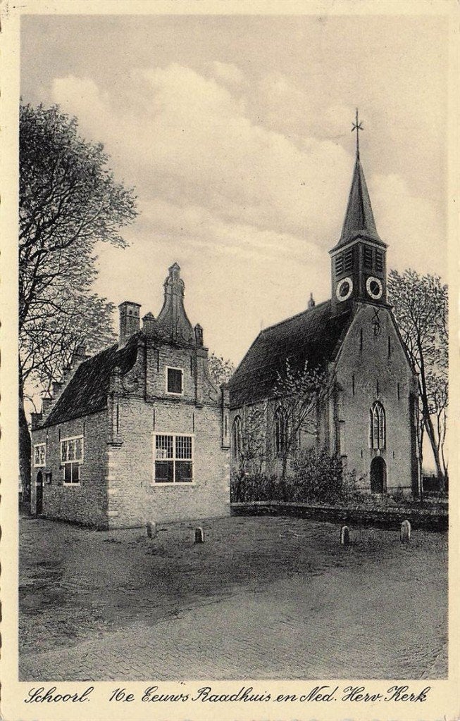 702-260-005 Schoorl 16e Eeuws Raadhuis En Ned Herv Kerk, Verzenden, Voor 1920, Noord-Holland
