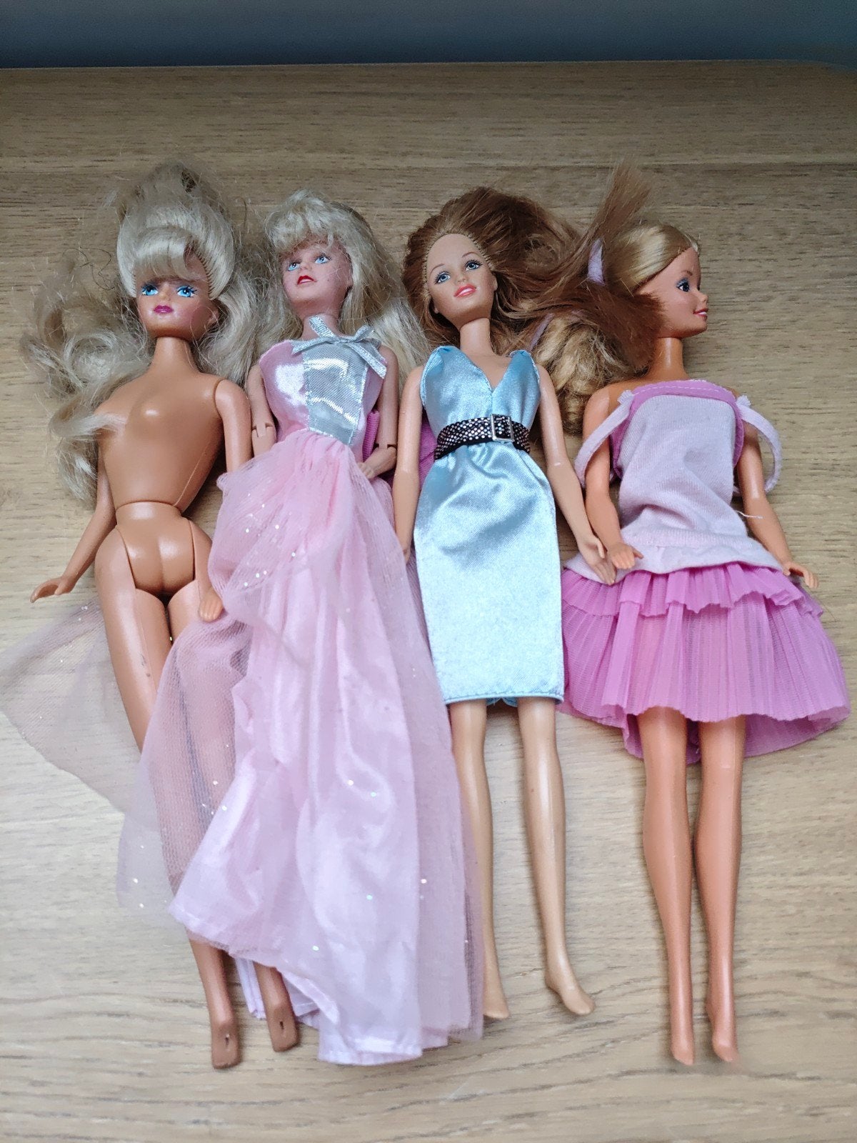 4 Barbie poppen - diverse stijlen, Ophalen of Verzenden, Gebruikt, Barbie