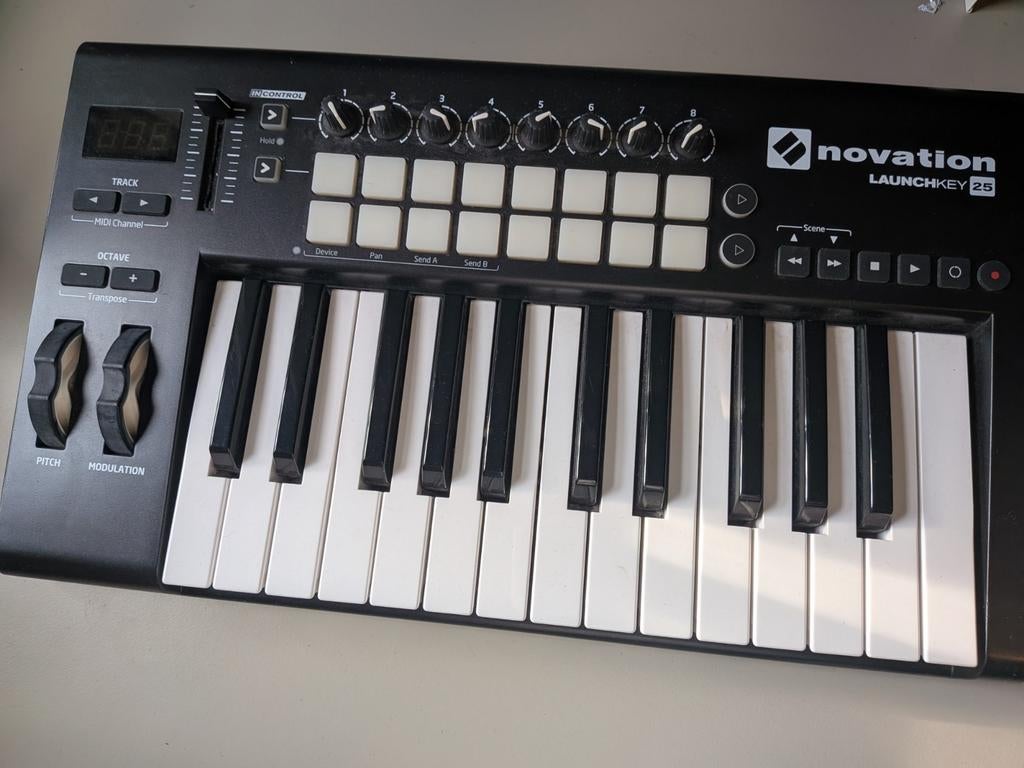 Novation Launchkey  MK25  MIDI keyboard, Ophalen, Zo goed als nieuw