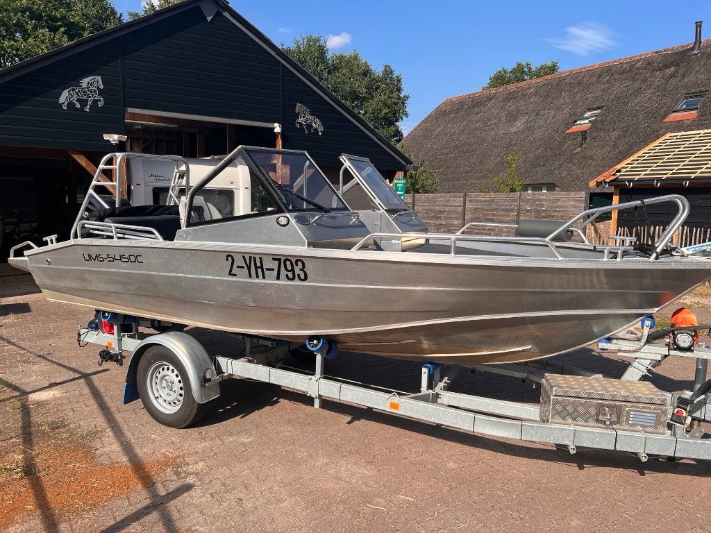 UMS 545 DC alu met 90 PK Suzuki, nog geen 2 jaar oud., Buitenboordmotor, Aluminium, Zo goed als nieuw, Speedboot