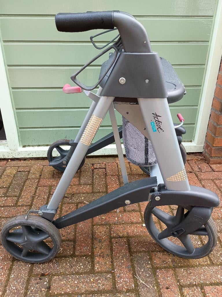Rollator | In hoogte verstelbaar | Kleur: grijs, Diversen, Ophalen, Opvouwbaar, Gebruikt