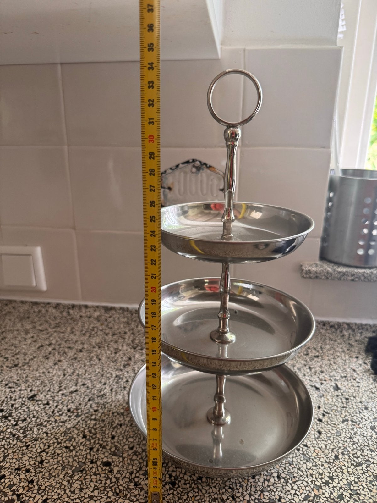 Zilverkleurige Etagère - 36 cm hoog, Ophalen, Gebruikt